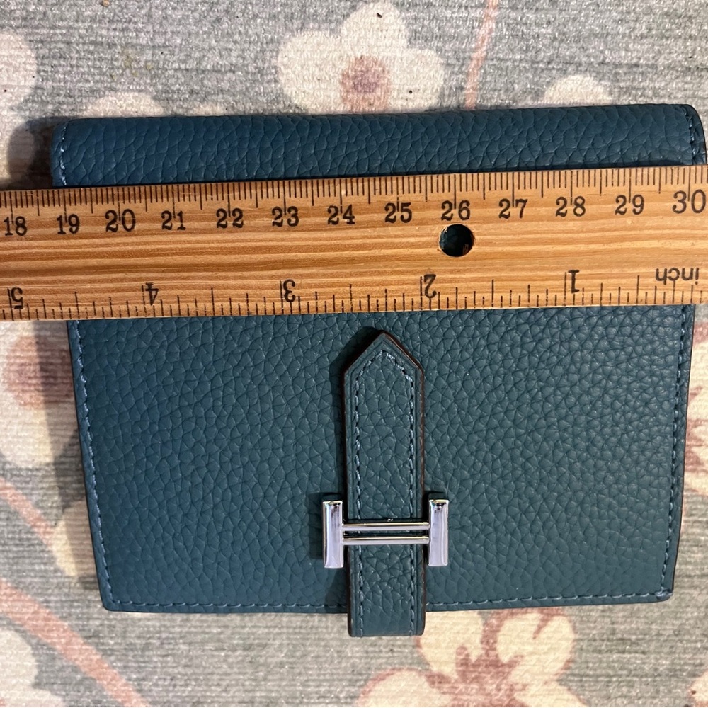 Chic H -Logo Faux Leather Handbag - Classic Style Fashion Bag - NWOT - Picture 6 of 7
